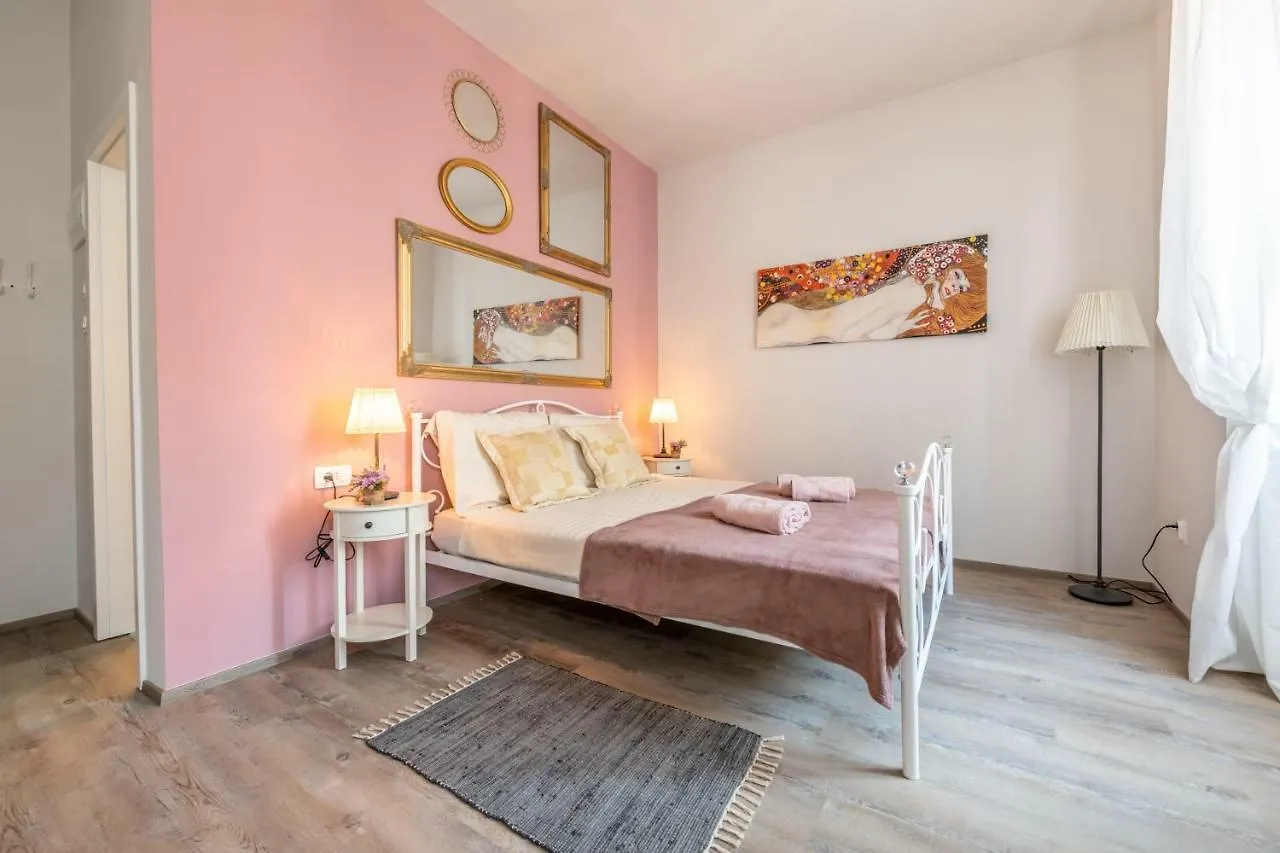 Old City Romantic Studios 3 Pula